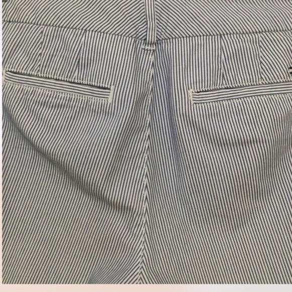 TOMMY Hilfiger Navy & White Pinstripe  Cropped‎ Cuffed Cropped Pants Size 4 - Picture 3 of 11
